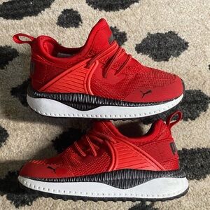 Puma Sneaker - red- size 6c